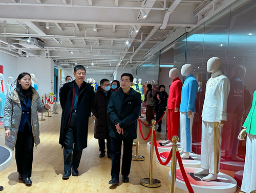 参观国家重大项目成果展.jpg