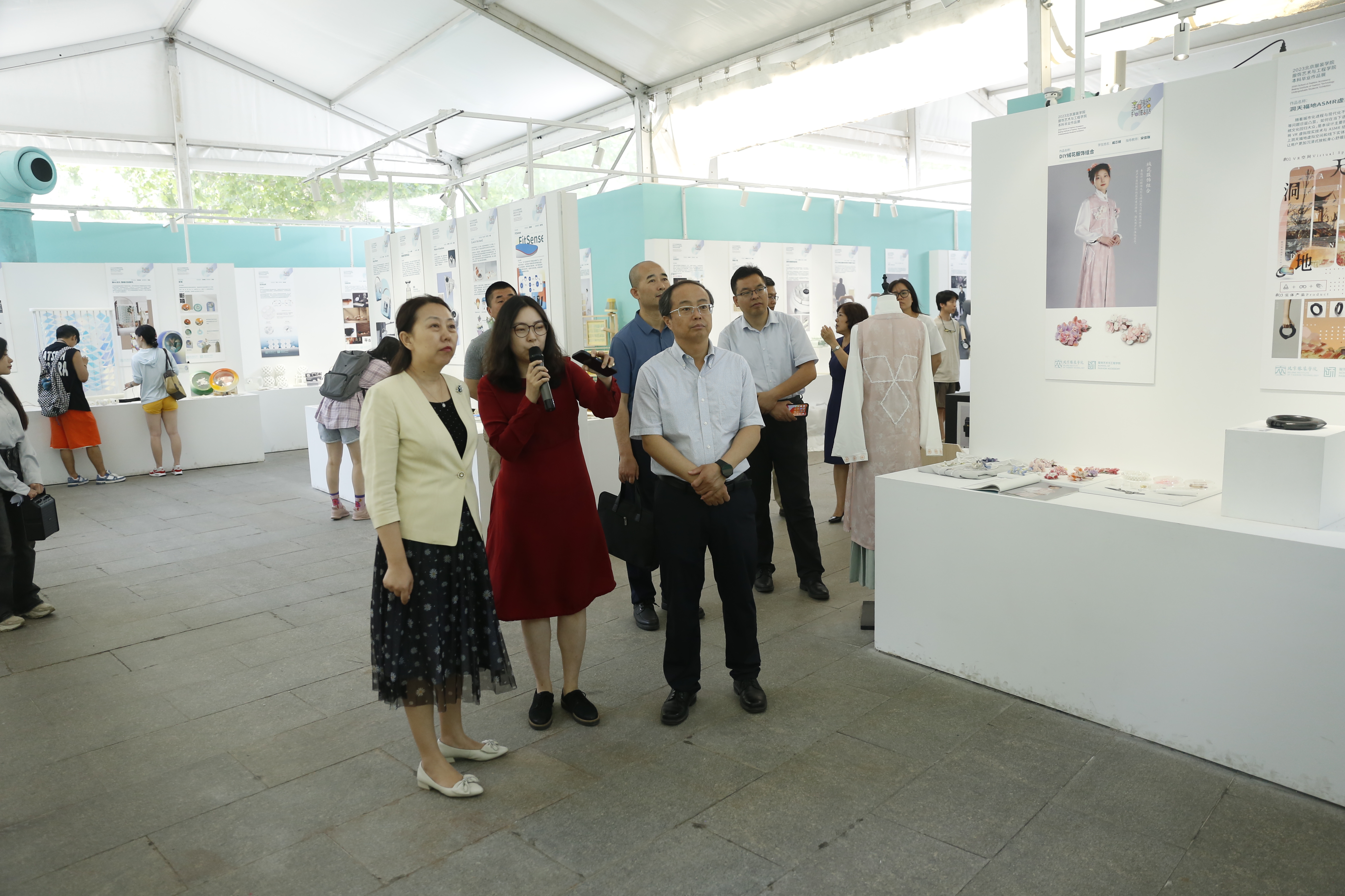 参观北京服装学院2023届本科毕业作品展.JPG