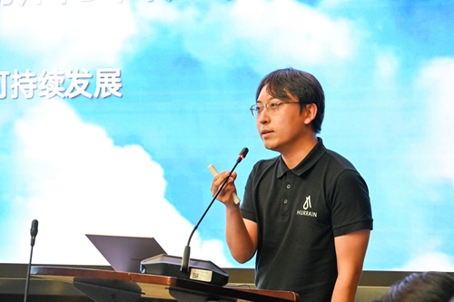 清华大学机械工程系材料成形所博士，弘润清源创始人兼CEO林腾宇做主题演讲.jpg